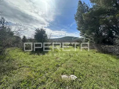 Građevinsko zemljište 3.654 m², Dubrava kod Šibenika, mir i pogled