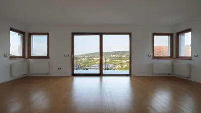Zu verkaufen, Šestine, 4-Zimmer-Wohnung, 2GPM, 1VPM - 4
