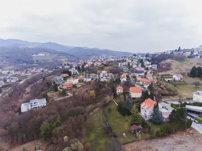 Haus 616 m², Dedići - Nähe der britischen Schule und Blick auf Sljeme - 4