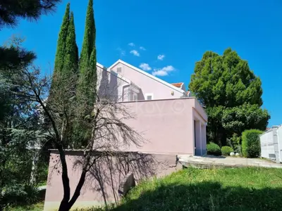 Kuća 616 m², Dedići - blizina britanske škole i pogled na Sljeme - 9