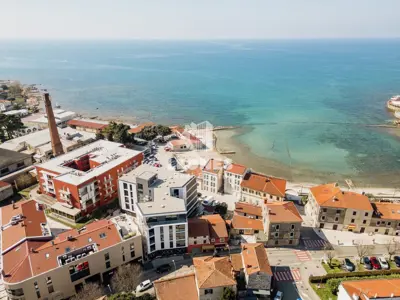 Wohnung 98 m², Umag, nur wenige Schritte vom Meer und vom Strand entfernt - 2