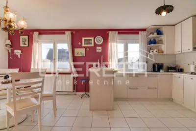 House for sale in Odra, 612 m²