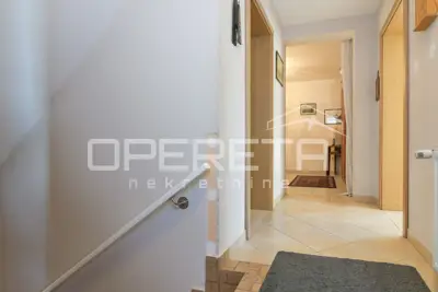 House for sale in Odra, 612 m² - 16