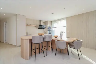 Apartment 126 m², Novigrad center - sea view and 2 parking spaces - 8