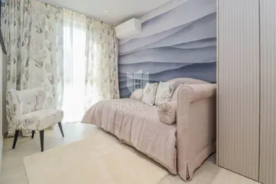 Apartment 126 m², Novigrad center - sea view and 2 parking spaces - 11