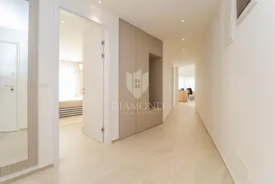 Apartment 126 m², Novigrad center - sea view and 2 parking spaces - 13