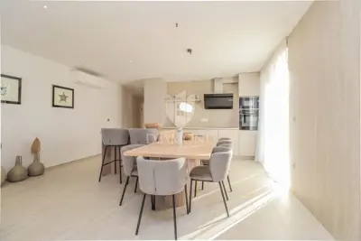 Apartment 126 m², Novigrad center - sea view and 2 parking spaces - 7