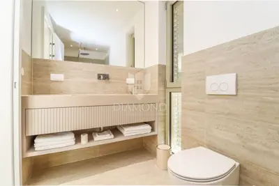 Apartment 126 m², Novigrad center - sea view and 2 parking spaces - 16