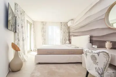 Apartment 126 m², Novigrad center - sea view and 2 parking spaces - 9