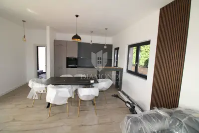 Kuća 130 m², Bibići kod Svetvinčenta, bazen i terasa - 8