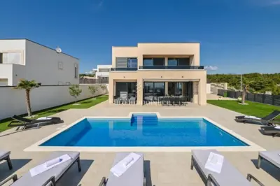 Vila 150 m², Novalja - bazen i pogled na more - 2