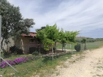 Agricultural land 615 m², Pomer - house in legalization process