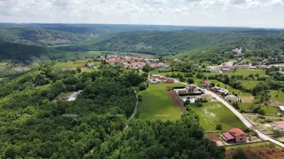 Građevinsko zemljište 1 246 m², Tinjan - mirna lokacija uz šumu