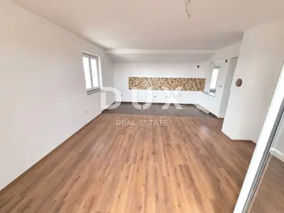 Haus 104 m², Marčana - zweigeschossige Wohnung und 2 Garagen - 5