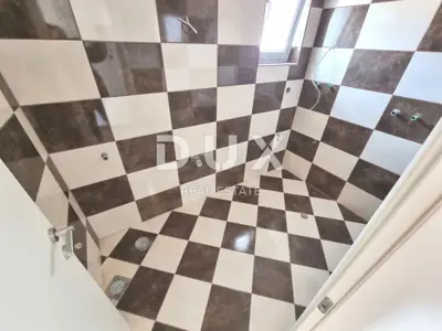 Haus 104 m², Marčana - zweigeschossige Wohnung und 2 Garagen - 12