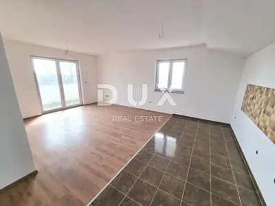 Haus 104 m², Marčana - zweigeschossige Wohnung und 2 Garagen - 2