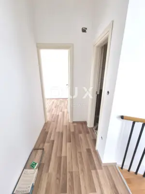 Haus 104 m², Marčana - zweigeschossige Wohnung und 2 Garagen - 6