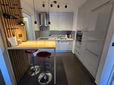 Rijeka center, 2 rooms + living room, 66 m², elevator, new build! - 3