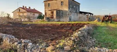 Steinhaus 90 m², Galižana - Baugrundstück - 2