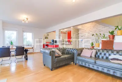 Haus zum Kauf in Maksimir, 186 m² - 2