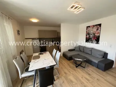 Kuća u Kaštelima, 350 m od mora i parcijalni pogled na more - 2