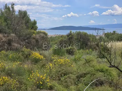 Landwirtschaftsfläche 4 262 m², Kaštel Novi, Meerblick