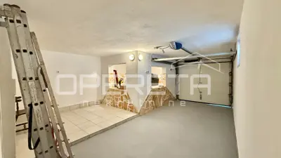 Haus zum Kauf in Jasenice, 144 m² - 18