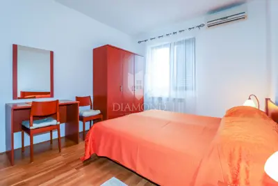 Stan u Rovinju, blizu plaže Cuvi, namješten i mirna lokacija - 9