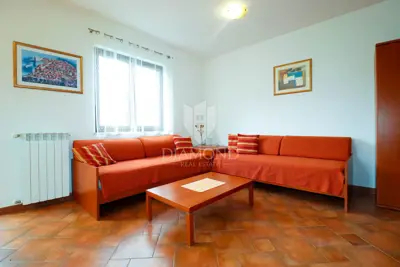 Stan u Rovinju, blizu plaže Cuvi, namješten i mirna lokacija - 5