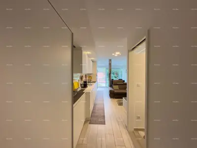 Apartment in Duga Uvala, renovated and furnished with custom-made furniture - 9