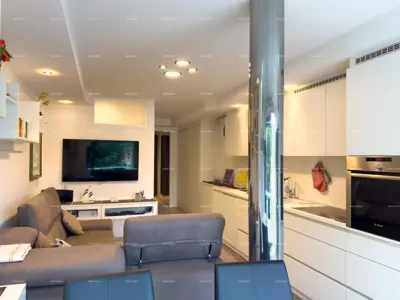 Apartment in Duga Uvala, renovated and furnished with custom-made furniture - 18