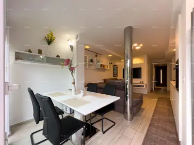 Apartment in Duga Uvala, renovated and furnished with custom-made furniture - 22