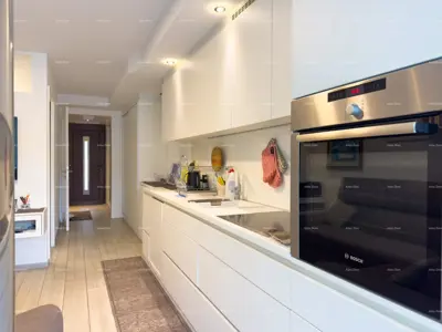 Apartment in Duga Uvala, renovated and furnished with custom-made furniture - 16