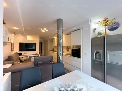 Apartment in Duga Uvala, renovated and furnished with custom-made furniture - 17