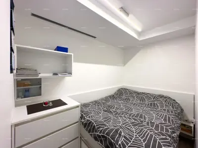 Apartment in Duga Uvala, renovated and furnished with custom-made furniture - 11