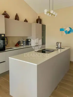 Vila 194 m², Novigrad - bazen i pogled na more - 5