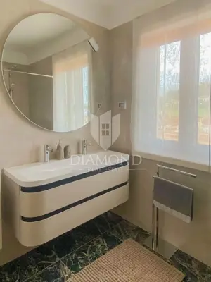 Vila 194 m², Novigrad - bazen i pogled na more - 14