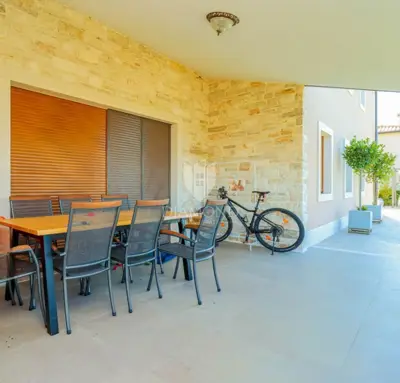 Vila 194 m², Novigrad - bazen i pogled na more - 17