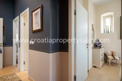 Stan 116 m², Split - luksuzna vila i pogled na grad - 11
