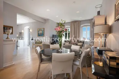 Stan 116 m², Split - luksuzna vila i pogled na grad - 2