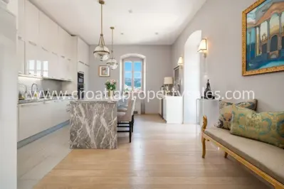 Stan 116 m², Split - luksuzna vila i pogled na grad - 4