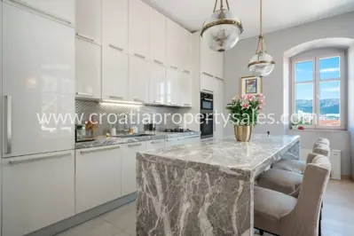 Stan 116 m², Split - luksuzna vila i pogled na grad - 6