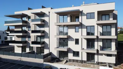 Stan 73 m², Poreč - 2 spavaće sobe i natkrivena terasa - 20
