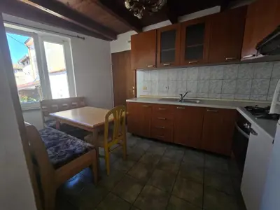House 164 m², center of Brtonigla, 2 residential units - 8