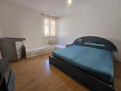 House 164 m², center of Brtonigla, 2 residential units - 9