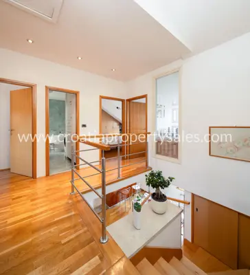 Apartment 150 m², Split center - two-level with city views - 11