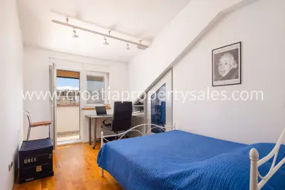 Apartment 150 m², Split center - two-level with city views - 18