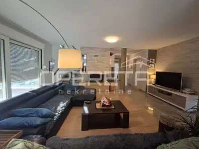 Villa s bazenom, zatvorenim kominom i pogledoma na Split - 4