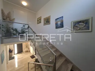 Villa s bazenom, zatvorenim kominom i pogledoma na Split - 8