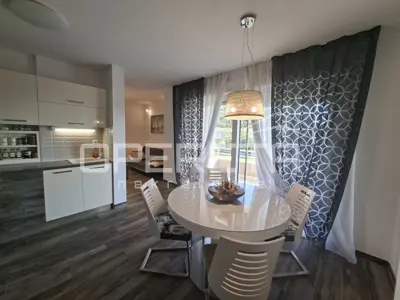 Villa s bazenom, zatvorenim kominom i pogledoma na Split - 7